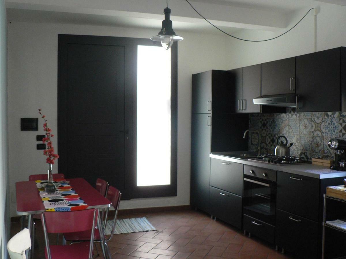דירות פררה La Casa Sulla Vecchia Riva מראה חיצוני תמונה